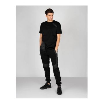 Tricou lejer cu insertii contrastante -