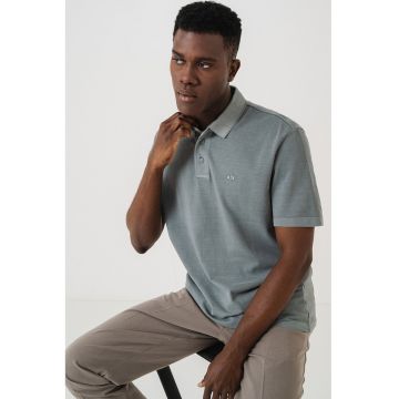 Tricou polo cu logo discret