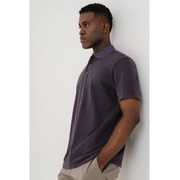 Tricou polo cu logo discret