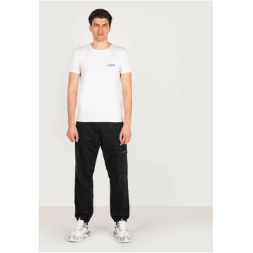 Tricou slim fit cu decolteu la baza gatului -