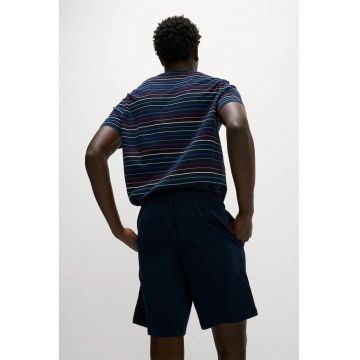 Pijama cu pantaloni scurti si model in dungi