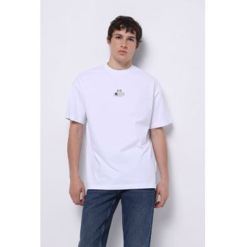 Tricou cu detaliu text