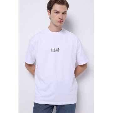Tricou lejer cu detaliu text