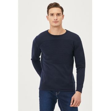 Pulover cu decolteu la baza gatului si detalii striate - Bleumarin