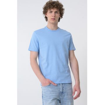 Tricou de bumbac cu logo discret