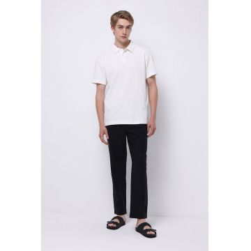 Pantaloni cu talie elastica si talie medie Pantaloni cu talie elastica si talie medie