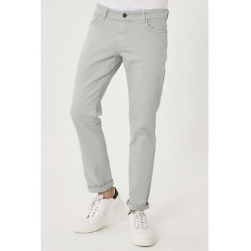 Pantaloni slim fit elastici
