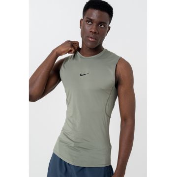Top cu tehnologie Dri-Fit - pentru fitness