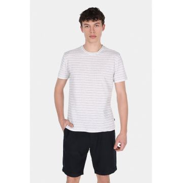 Tricou cu decolteu la baza gatului si model in dungi