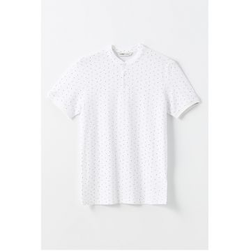 Tricou cu fenta cu nasturi