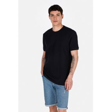 Tricou din bumbac cu decolteu la baza gatului