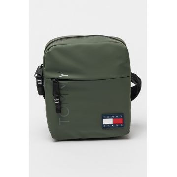Geanta crossbody cu aplicatie logo
