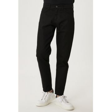 Pantaloni drepti