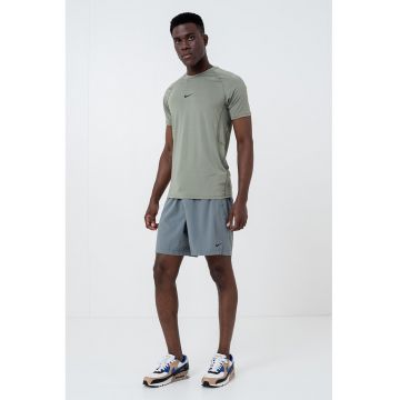 Tricou slim-fit cu tehnologie Dri-FIT - pentru fitness