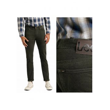 Pantaloni Barbati Din Material -  Daren Zip Fly - W31 X L32 - Verde - Croi Straight Fit - Stil Drept / Regulamentar - Inaltimea Taliei Medie / Regulamentara - Numar De Buzunare 5