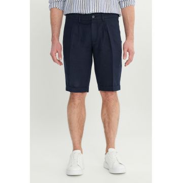Pantaloni scurti din in cu talie medie