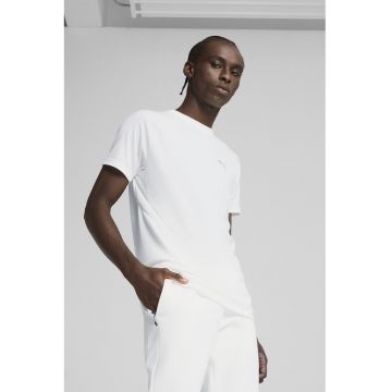 Tricou cu decolteu la baza gatului si detaliu logo Tricou cu decolteu la baza gatului si detaliu logo
