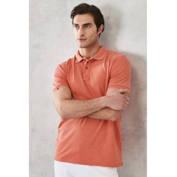 Tricou polo slim fit cu fenta cu nasturi