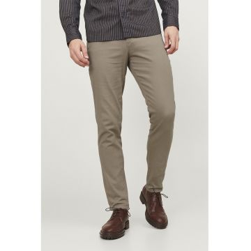 Pantaloni chino cu talie medie