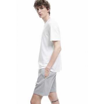 Pantaloni scurti cu buzunare laterale