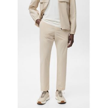 Pantaloni slim fit