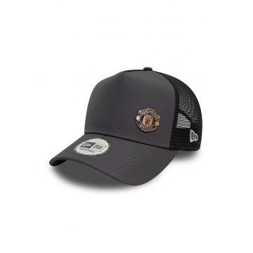Sapca baseball cu capsa pe spate si logo