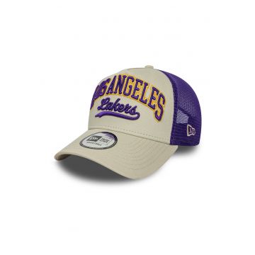 Sapca trucker cu imprimeu Los Angeles Lakers