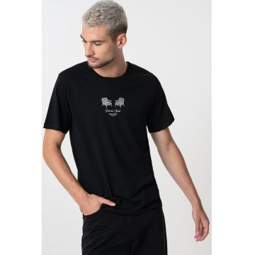Tricou cu detaliu grafic