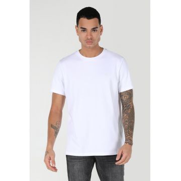 Tricou din bumbac cu decolteu la baza gatului