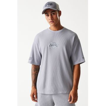 Tricou lejer cu striatii