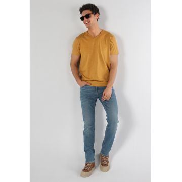 Tricou regular fit cu decolteu in V