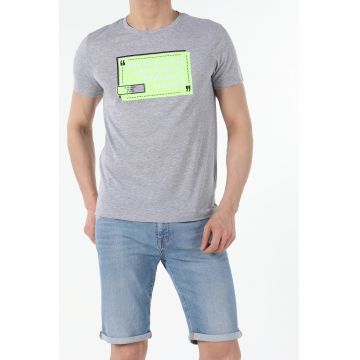Tricou regular fit cu text brodat