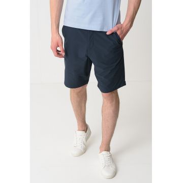 Pantaloni scurti cu model uni si buzunare laterale - Bleumarin