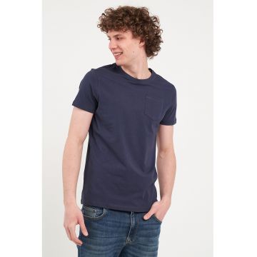 Tricou elastic cu buzunar pe piept