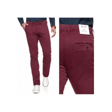 Pantaloni Barbati -  Model CLASSIC CHINO - Croiala Clasica Regular Fit - Picioare Conice - Comozi Si Elastici - Buni Pentru Birou Si Fiecare Zi - Cu Fermoar - 5 Buzunare - Rosu