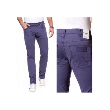 Pantaloni Barbati -  Model GREENSBORO - Croiala Clasica Straight Fit - Comozi Si Elastici - Cu Fermoar - 5 Buzunare - Buni Pentru Fiecare Zi Si Serviciu - Material Durabil Cu Elastan - L34 - Albastru