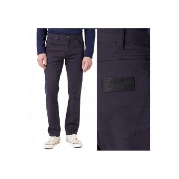 Pantaloni Barbati -  Model GREENSBORO - Croiala Clasica Straight Fit - Elastici Si Comozi - Fermoar - Buni Pentru Serviciu Si Tinute Zilnice - 5 Buzunare - W32 L34 - Violet Inchis
