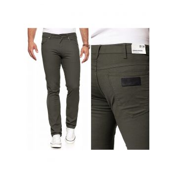 Pantaloni Barbati -  Model GREENSBORO - Croiala Confortabila Straight Fit Cu Picioare Drepte - Elastici Si Comozi - Buni Pentru Fiecare Zi Si Serviciu - Cu Fermoar - 5 Buzunare - 30/34 - Verde Inchis