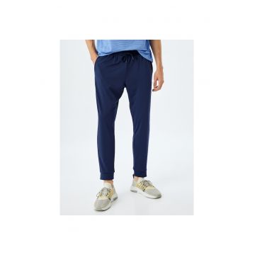 Pantaloni de trening cu talie ajustabila
