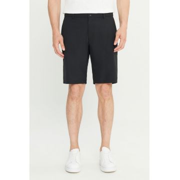 Pantaloni scurti cu buzunare oblice