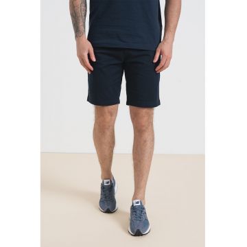 Pantaloni scurti chino slim fit cu buzunare laterale