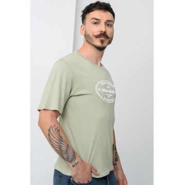 Tricou cu imprimeu frontal si decolteu la baza gatului York