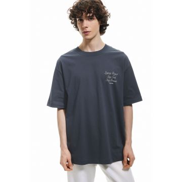 Tricou lejer cu imprimeu text