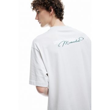 Tricou lejer cu text pe spate