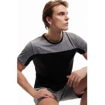 Tricou supradimensionat cu design colorblock