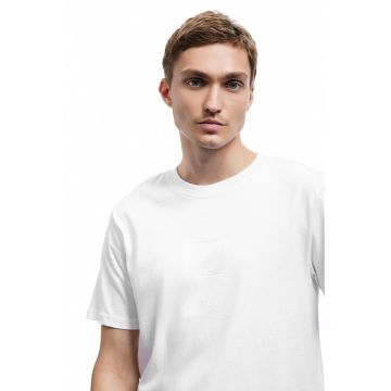 Tricou uni cu decolteu la baza gatului