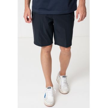 Pantaloni scurti regular fit cu buzunare