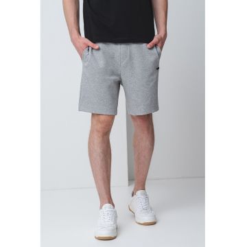 Pantaloni scurti cu buzunare laterale