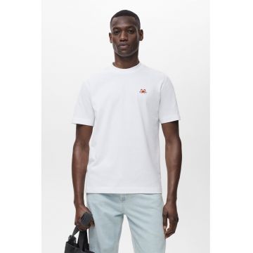 Tricou cu decolteu la baza gatului si detaliu pe piept