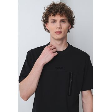 Tricou cu decolteu la baza gatului si maneci cazute